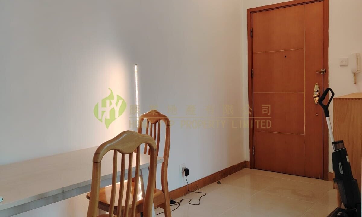 WhatsApp Image 2025-10-04 at 14.11.02 (1)