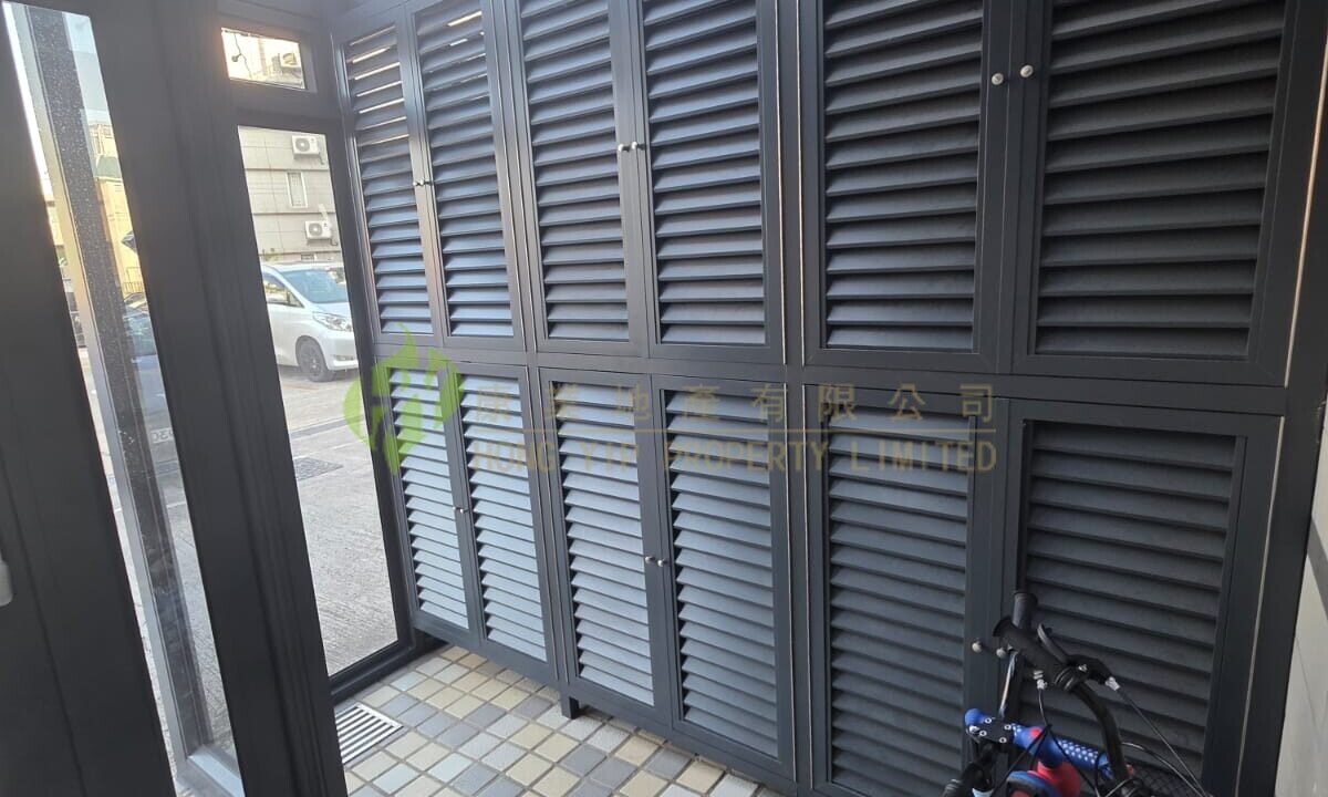 WhatsApp Image 2025-11-09 at 21.32.03 (2)