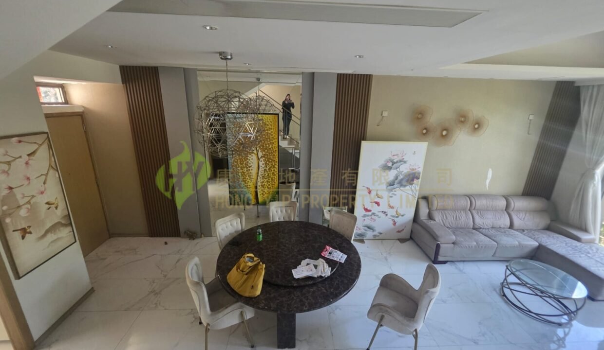 WhatsApp Image 2025-12-02 at 22.23.15 (1)