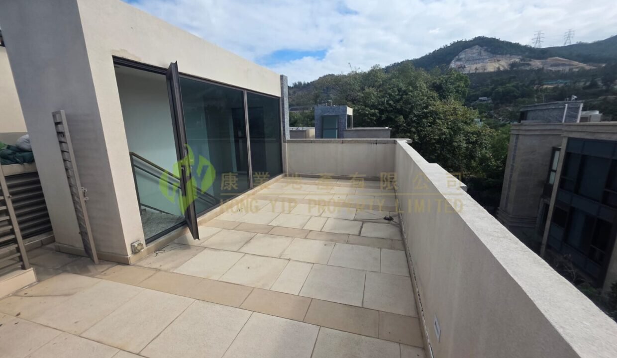 WhatsApp Image 2025-12-02 at 22.23.15 (2)