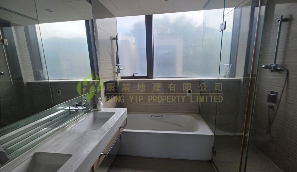 WhatsApp Image 2025-12-02 at 22.23.15 (3)