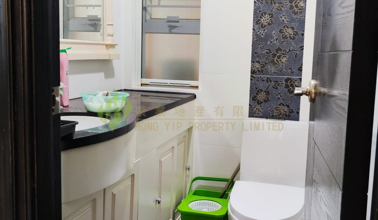 WhatsApp Image 2026-03-05 at 19.37.00